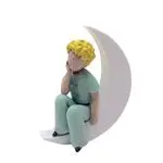 Figura El Principito sentado en la Luna